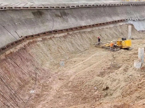 拉萨基坑边坡加固